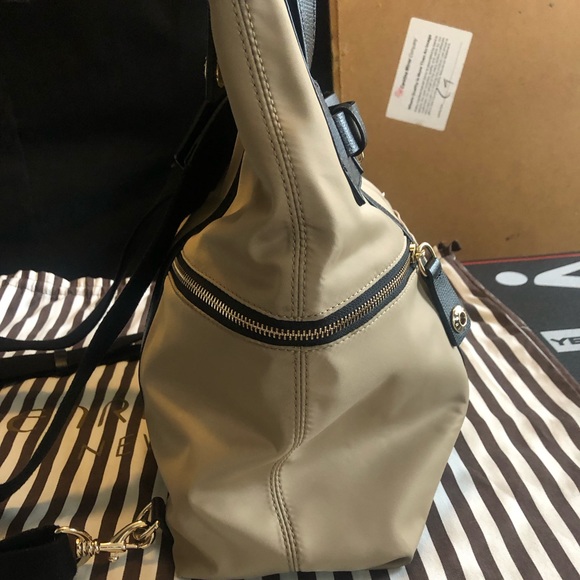 Henri Bendel Large Jetsetter Handbag/backpack - Picture 7 of 13
